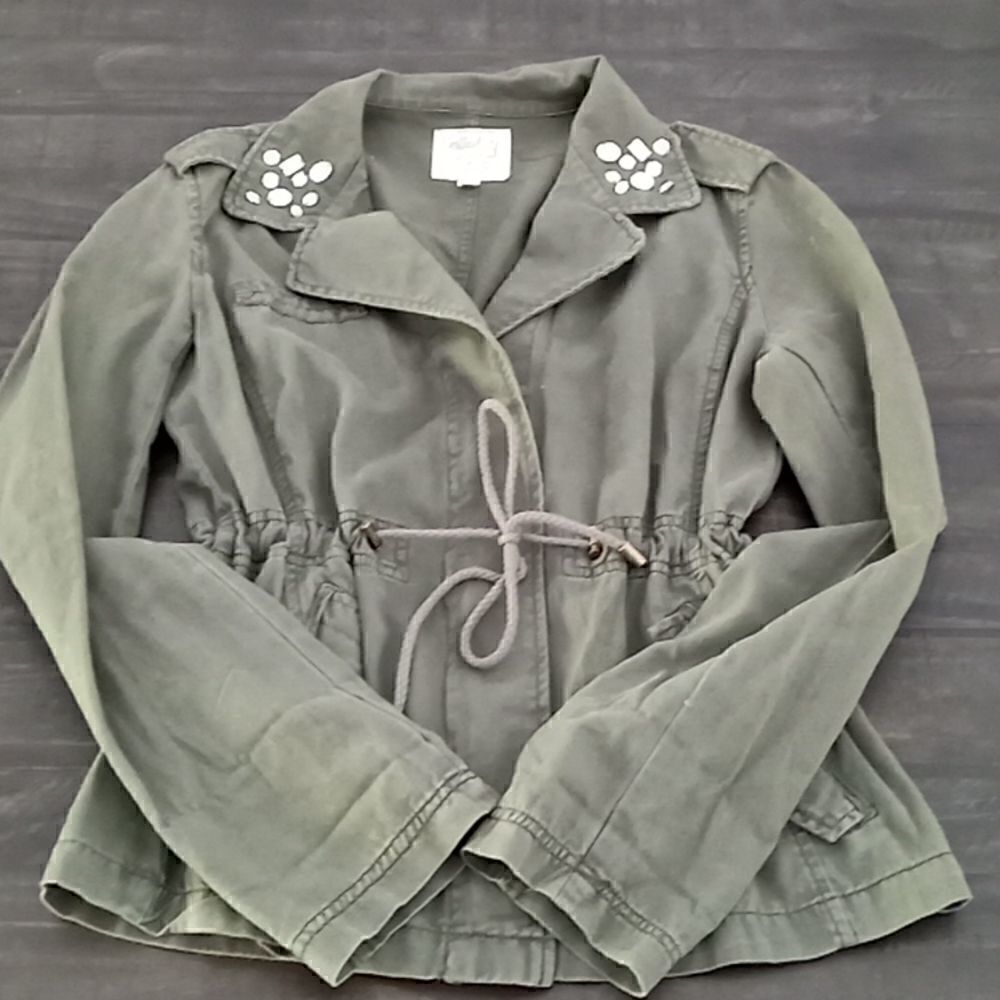 Dolled up army green tied waist jacket